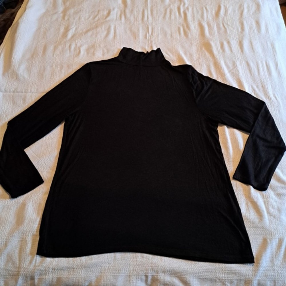 Torrid women's black long sleeved shirt, size 2